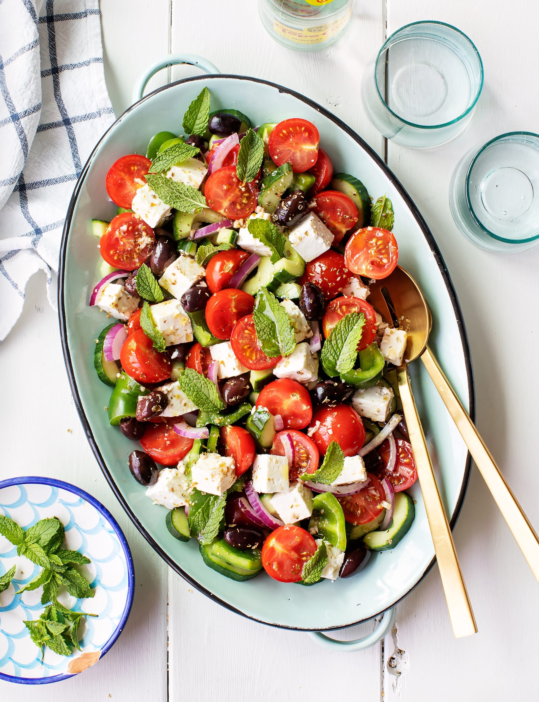 Minute Classic Greek Salad: The Best Horiatiki Recipe